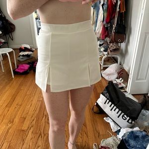 Very stretchy almost athletic material